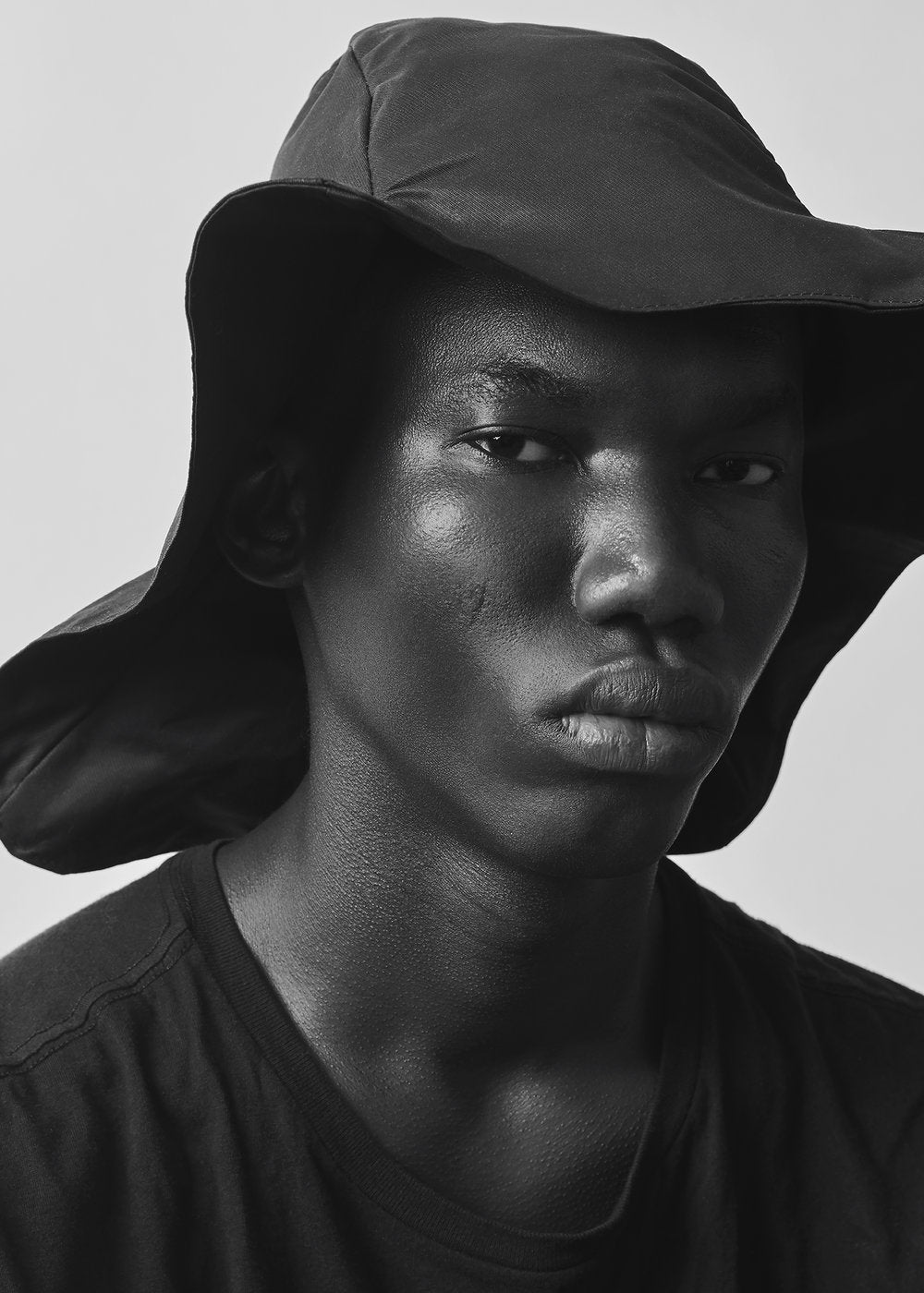 THE RAIN HAT - yaltch
